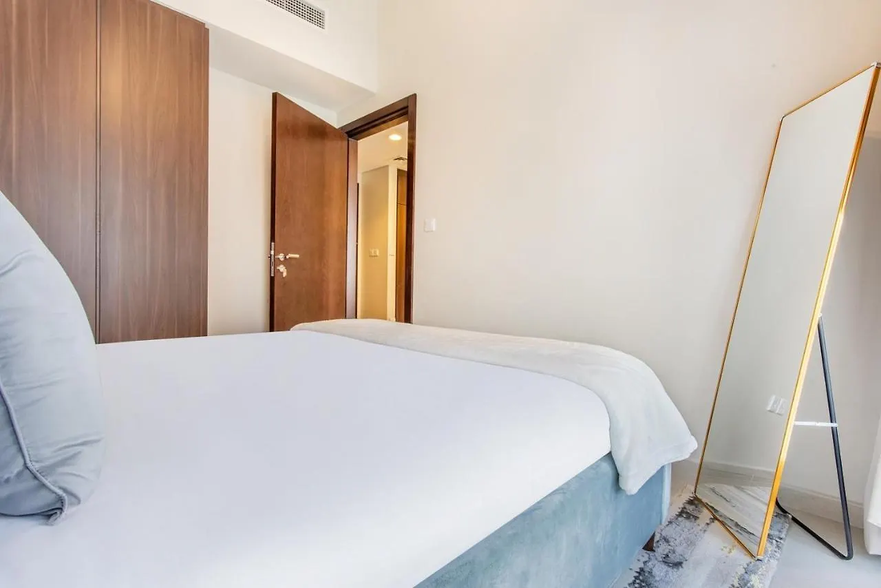 Lägenhet New 1 Bedroom With Canal View - Close To Downtown Dubai Förenade Arabemiraten